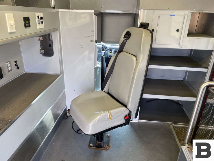 2011-ford-f450-image-28