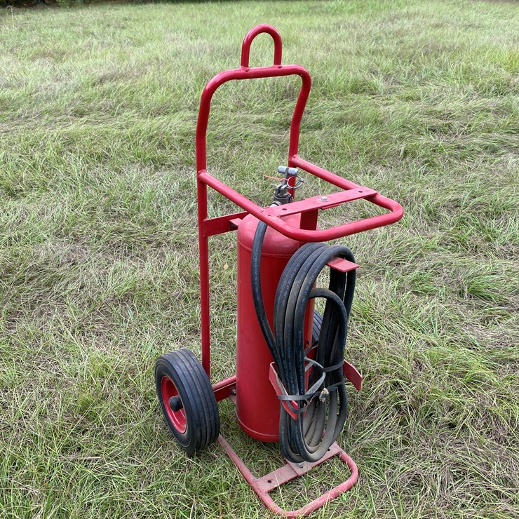 #74 • #150 • Industrial fire extinguisher with hose