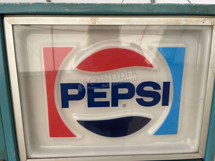 vintage-vendolator-pepsi-vending-machine-image-12