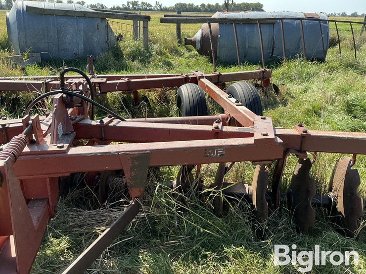 massey-ferguson-620-image-11