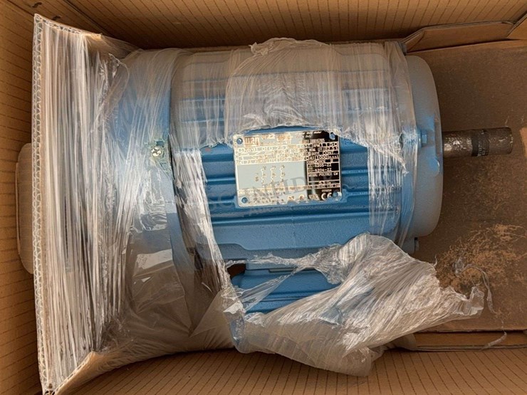 2-unused-1-hp-3-phase-electric-motors-image-5