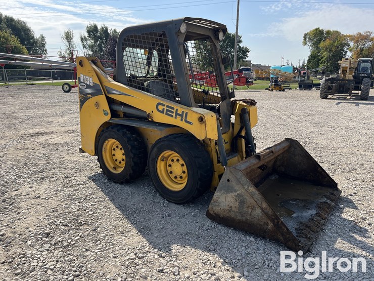 2014-gehl-r135-image-3