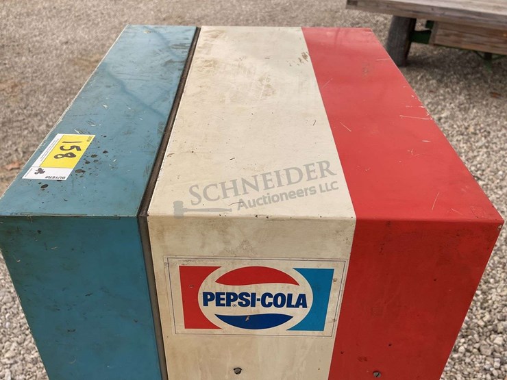 vintage-vendolator-pepsi-vending-machine-image-9