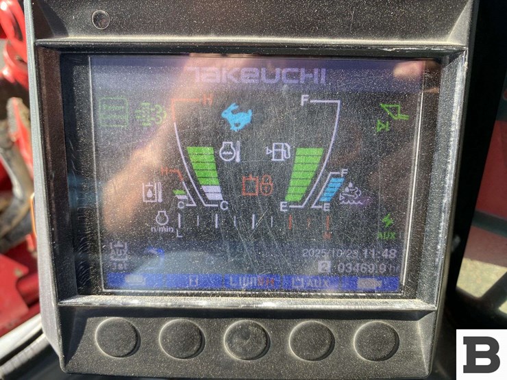 2021-takeuchi-tl12-image-40