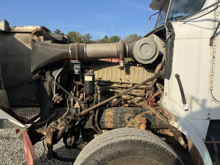 #5001-•-1988-freightliner-mb80-tandem-axle-dump-truck-image-32