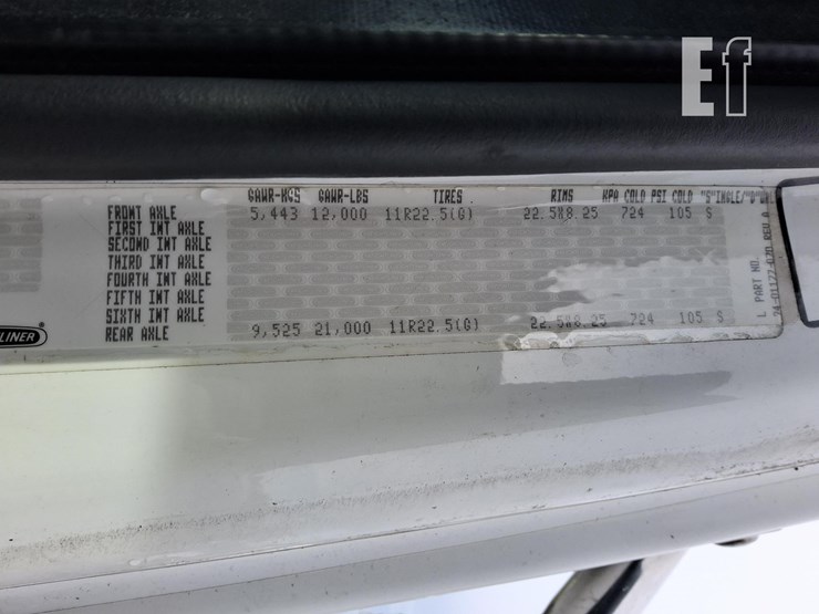 2006-freightliner-business-class-m2-106-image-13