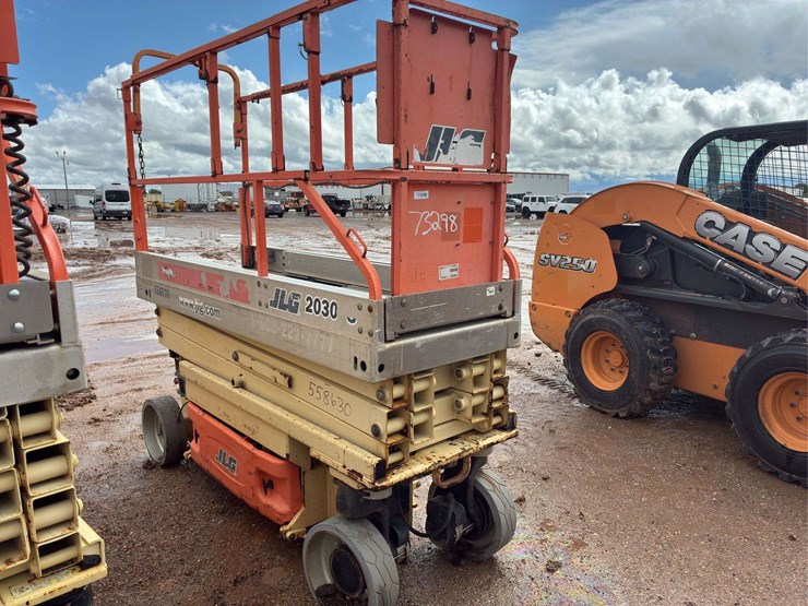 2005-jlg-2030es-image-2