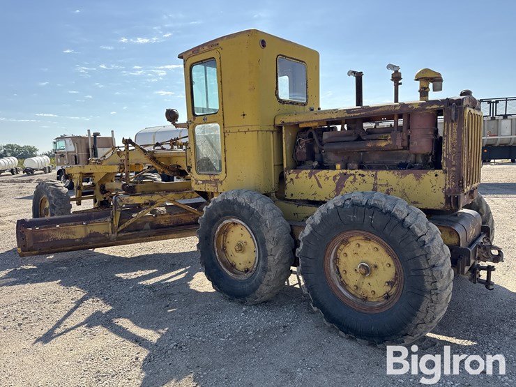 caterpillar-12-image-7