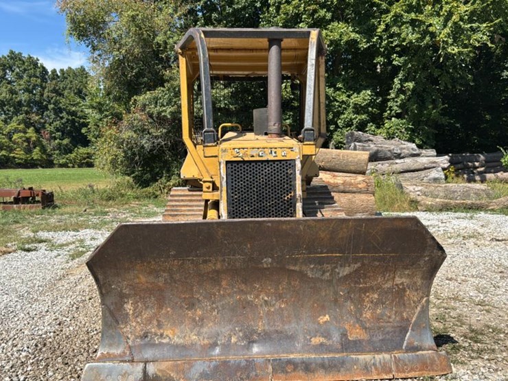 caterpillar-d4h-image-4