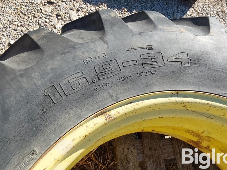 john-deere-3020-image-15