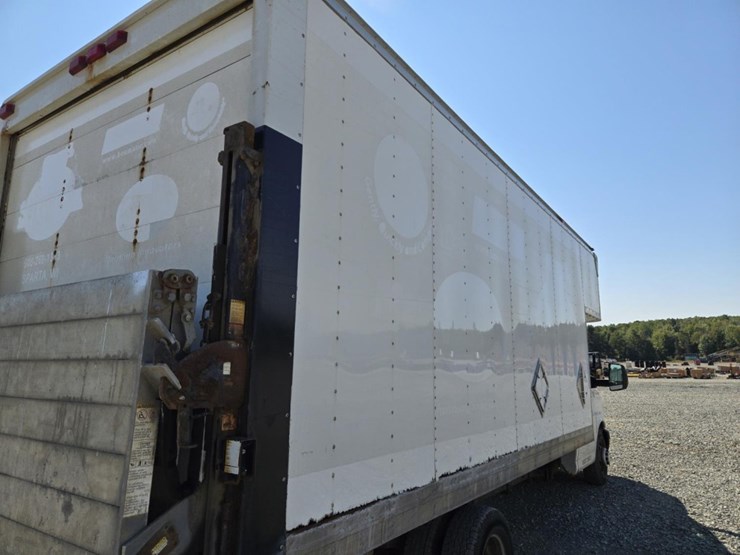 #5013-•-2015-chevrolet-4500-box-truck-image-26