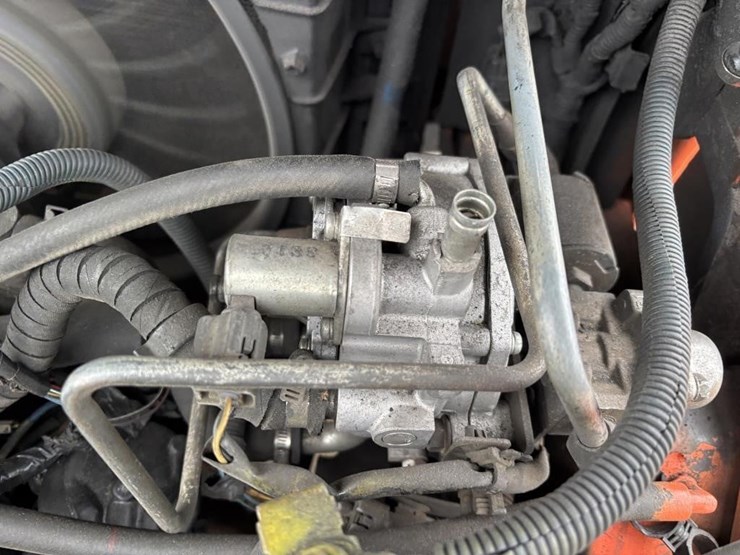 2011-toyota-8fgu30-image-27