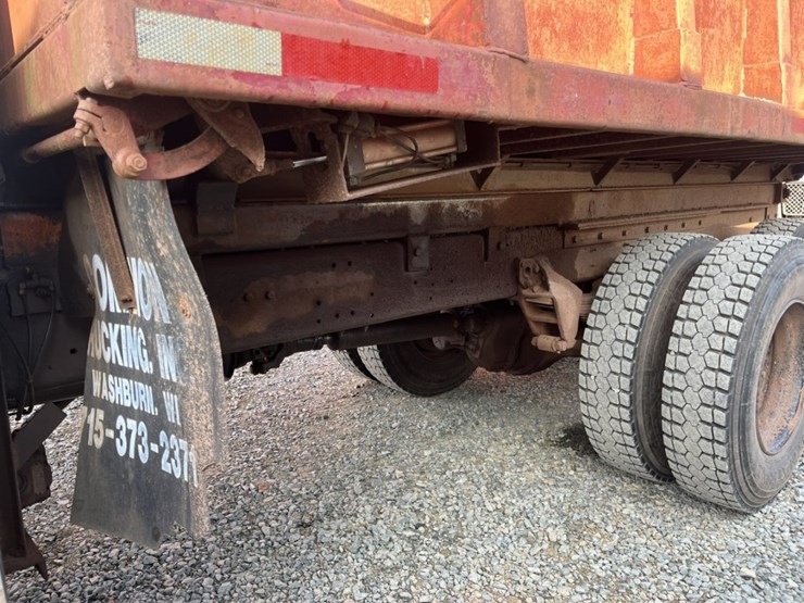 #5001-•-1988-freightliner-mb80-tandem-axle-dump-truck-image-16