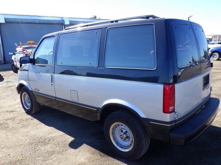 1990-chevrolet-astro-image-4