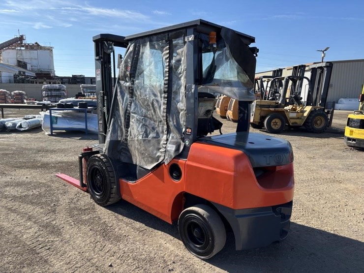 2018-toyota-8fdu30-image-4