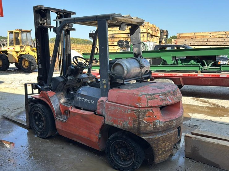 2002-toyota-7fgu35-image-3