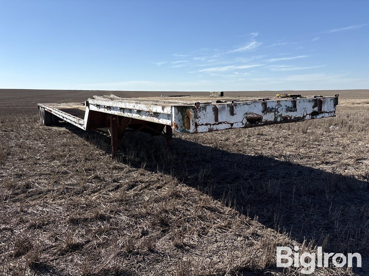 1970-fruehauf-trailer-image-3