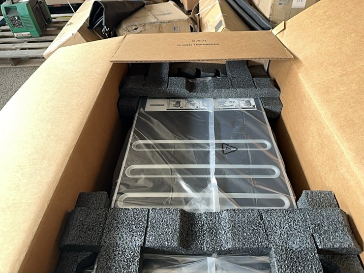 lot#--hpe-blc7000-cto-3-in-lcd-plat-enclosure--server-chasis-image-3