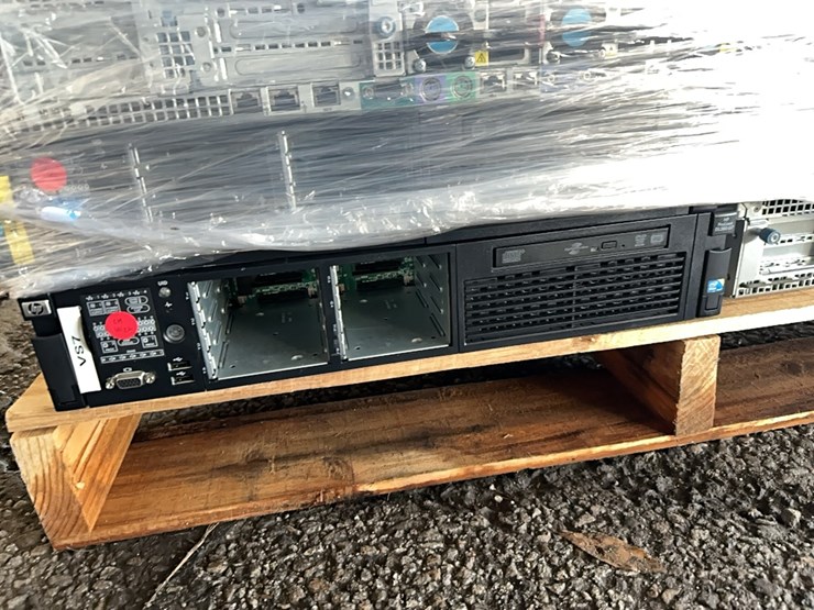 lot#--pallet-of-servers-and-parts-image-4