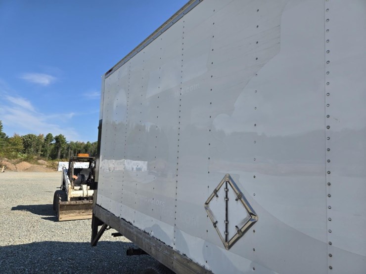 #5013-•-2015-chevrolet-4500-box-truck-image-25