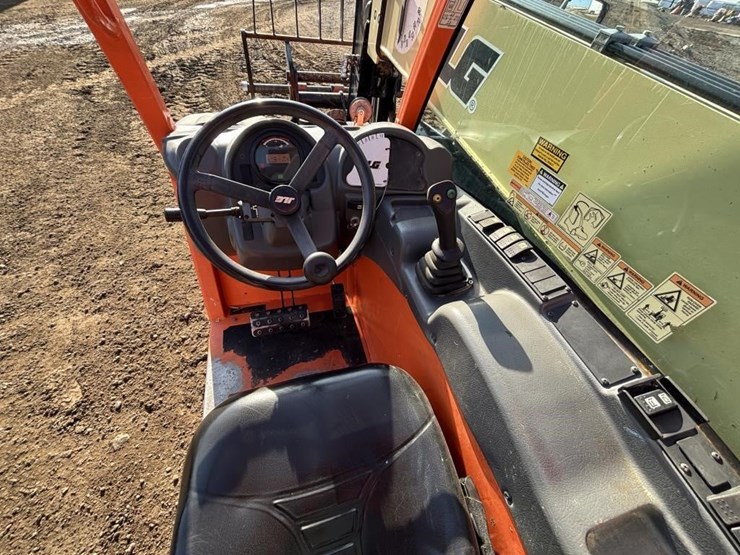 2017-jlg-g5-18a-image-23