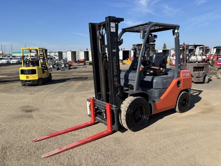 2015-toyota-8fdu30-image-1