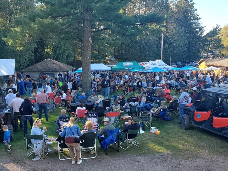 #100-•-waterfront-pub-with-4-bed/2-bath-apartment-image-147