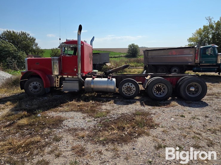 2001-peterbilt-379-image-8