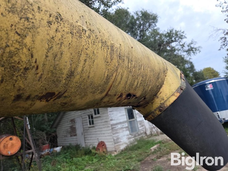 1977-new-holland-tr70-image-13