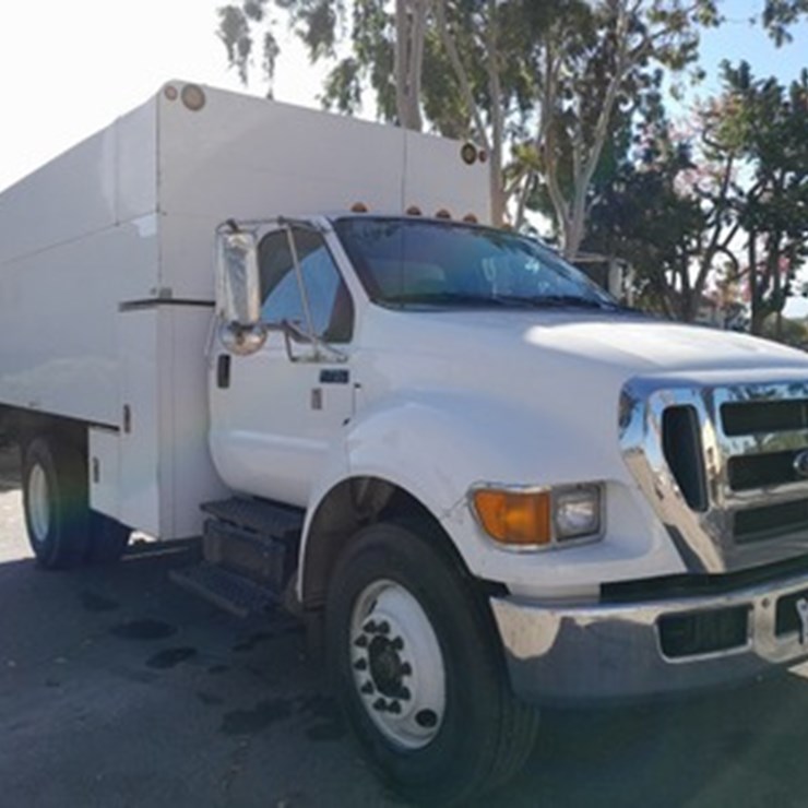 2015 FORD F750
