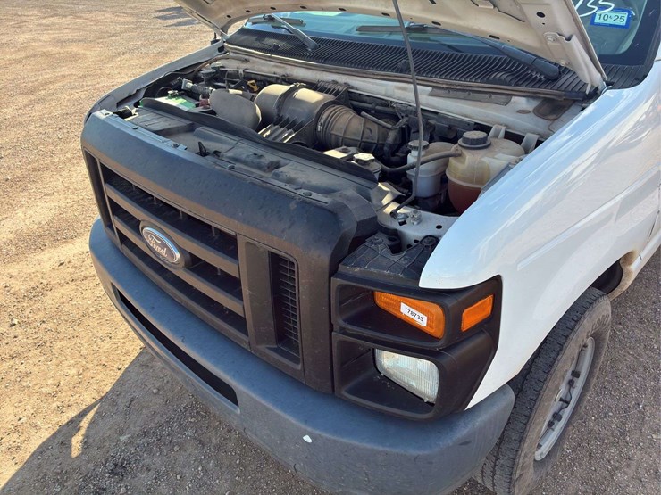 2012-ford-e350-image-12