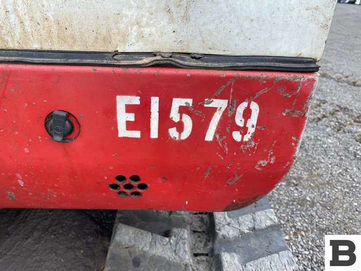 takeuchi-tb135-image-26