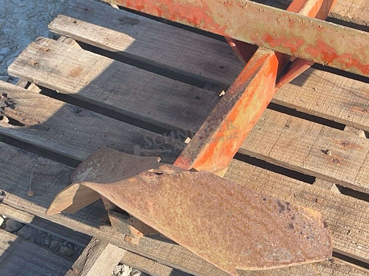 fred-cain-3-pt.-1-bottom-middle-buster-plow,-from-the-estate-of-dr.-ken-buchmann-image-5