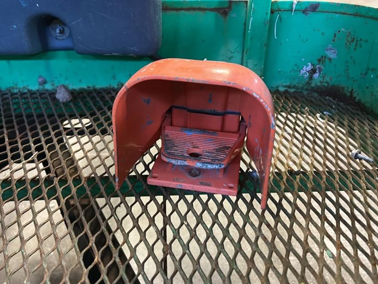 2017-jlg-e400a-image-29