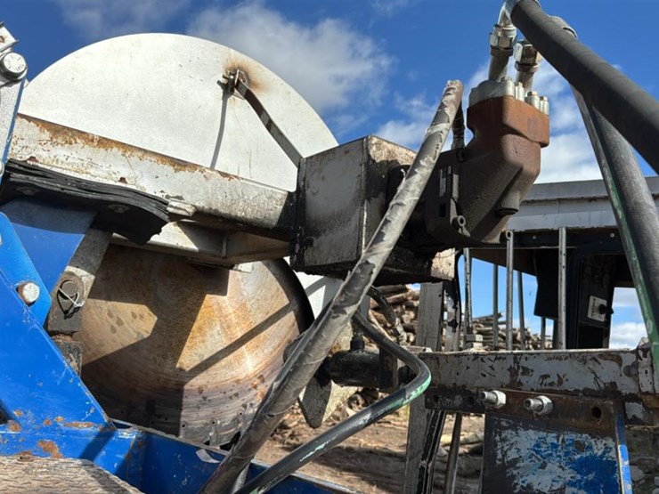 2016-caterpillar-c2.2-image-11