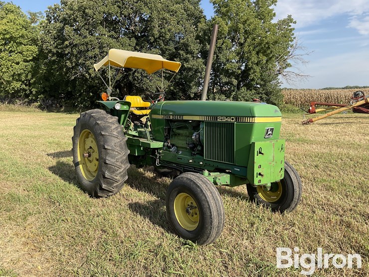 1980-john-deere-2940-image-3