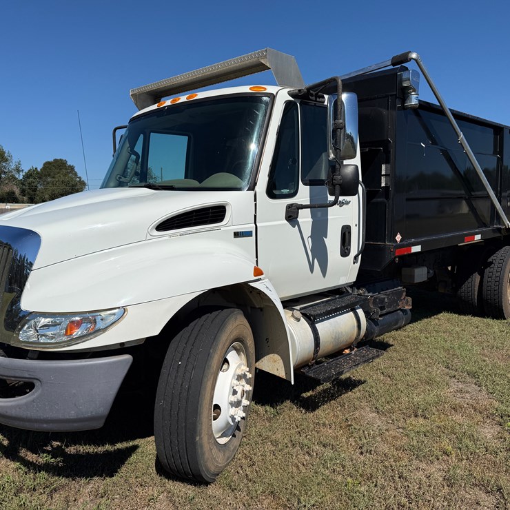 2013 INTERNATIONAL DURASTAR 4300