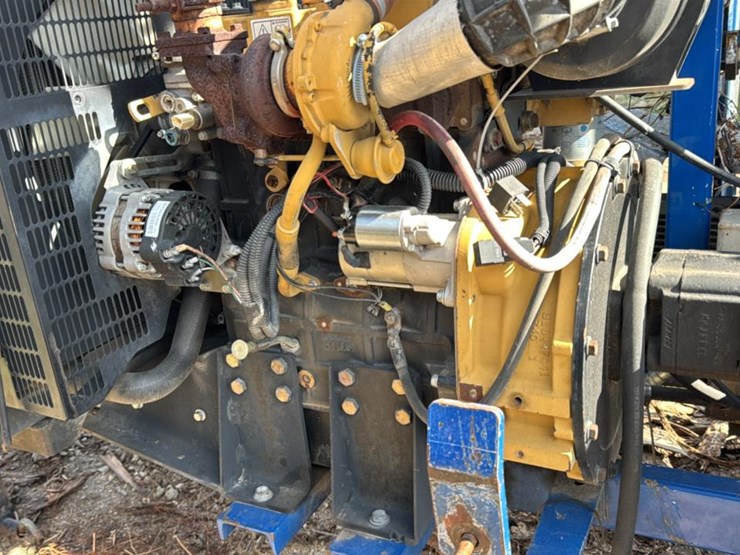 2016-caterpillar-c2.2-image-33