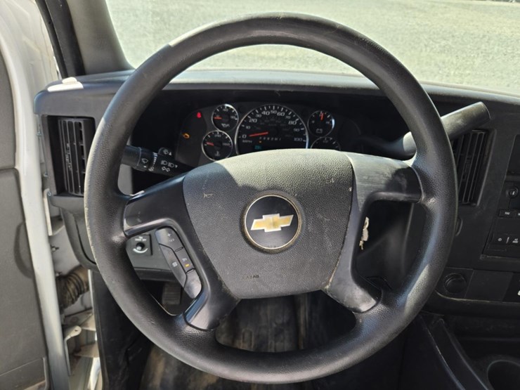 #5013-•-2015-chevrolet-4500-box-truck-image-74