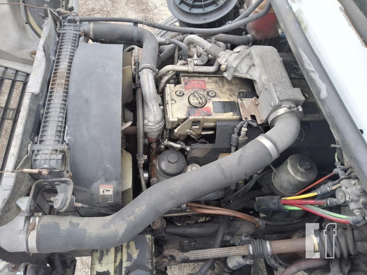 2006-freightliner-business-class-m2-106-image-9