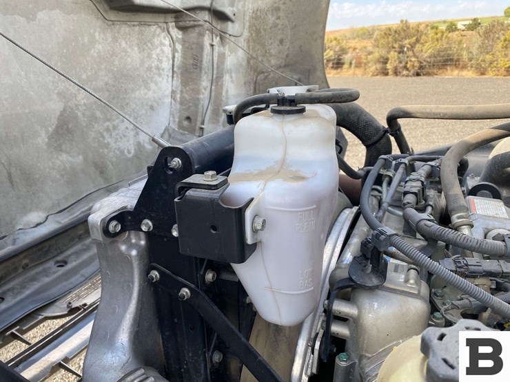 2014-hino-268-image-36