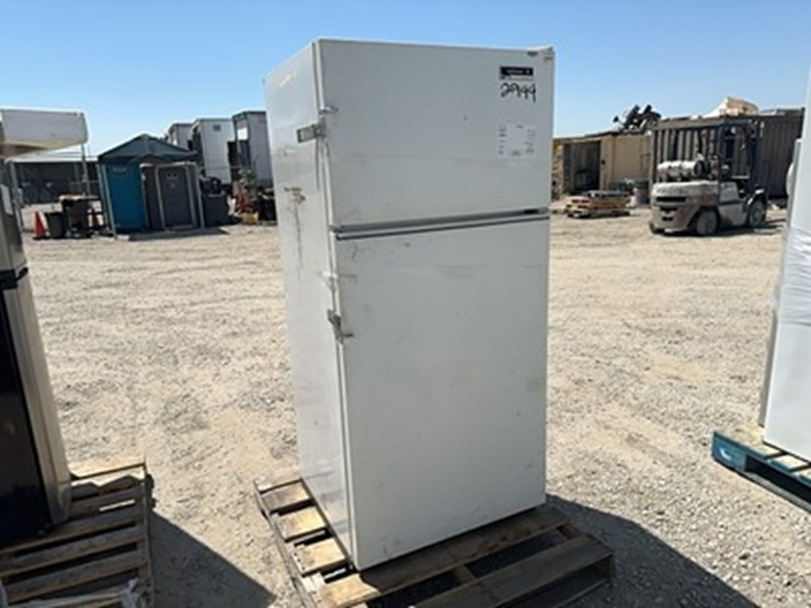 lot#--kelvinator-refrigerator-image-1