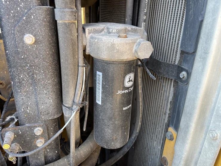 john-deere-1050-image-51