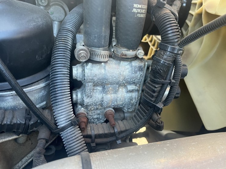 2011-international-7600-image-29