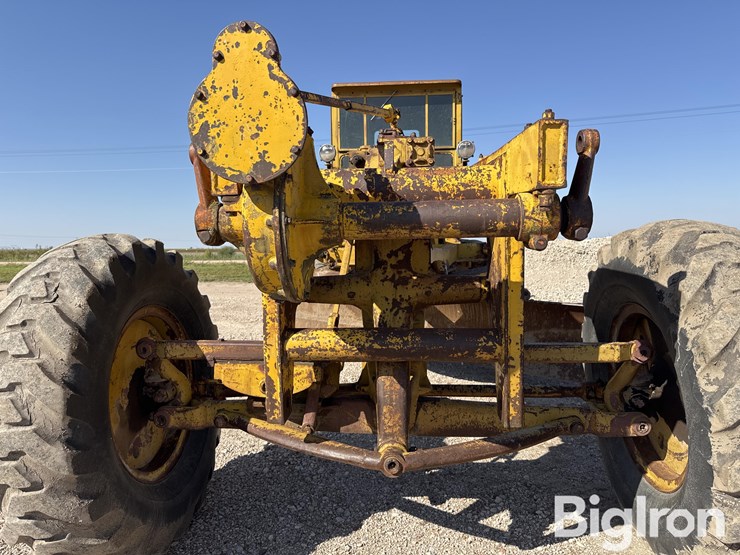 caterpillar-12-image-13