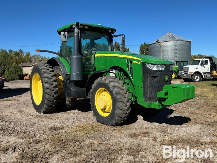 2011-john-deere-8235r-image-3