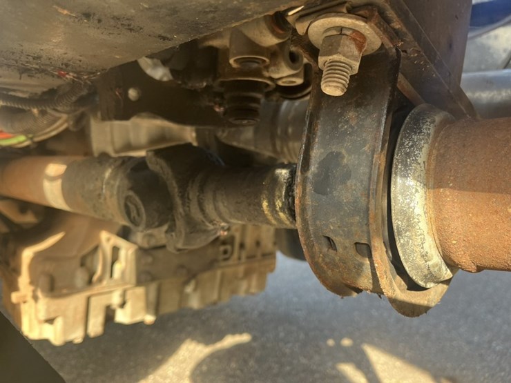 2011-international-7600-image-116