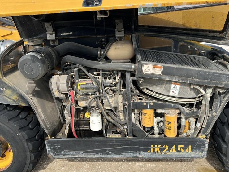 #102-•-2015-cat-th225c-telehandler-image-7
