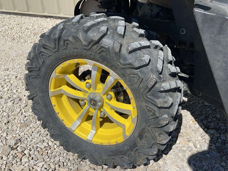 2016-john-deere-gator-image-18