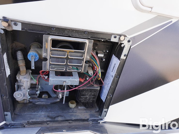 2022-ford-e350-image-20